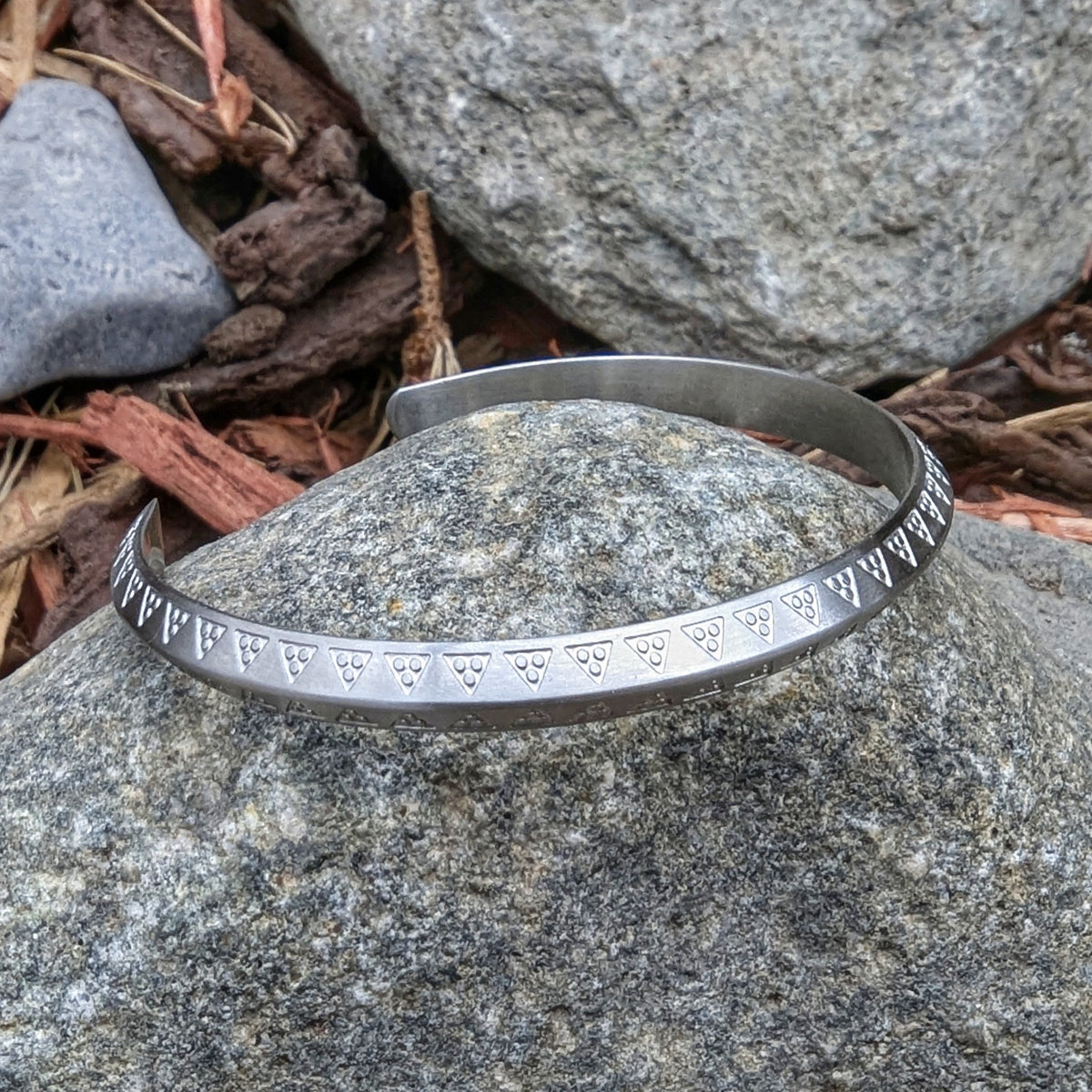 Warrior and Shieldmaiden's Wealth Arm Ring