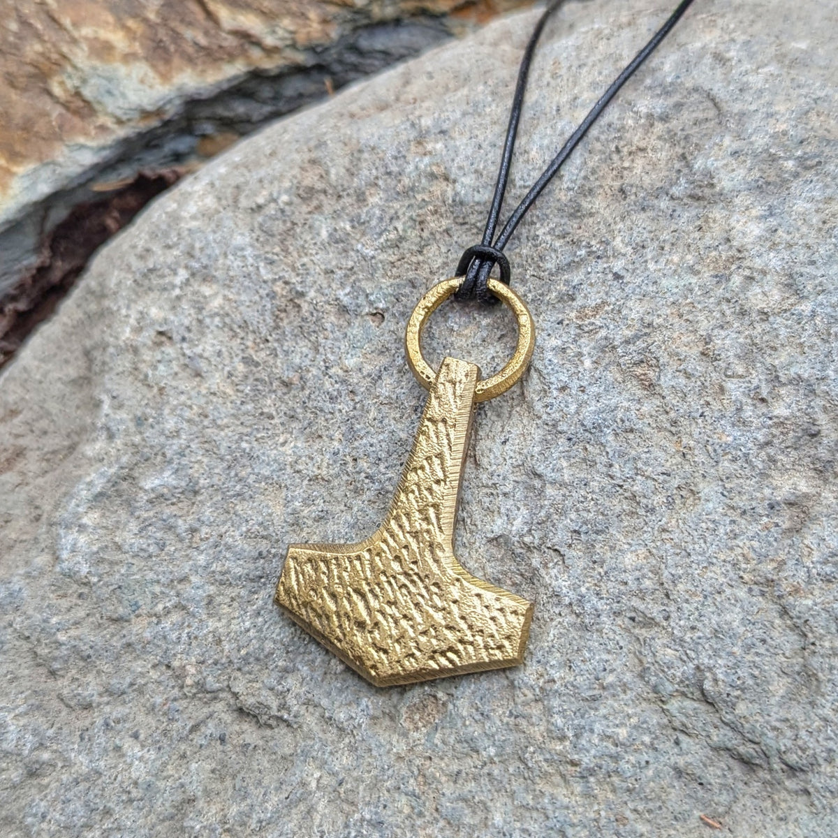Battle-worn Mjolnir (Brass)