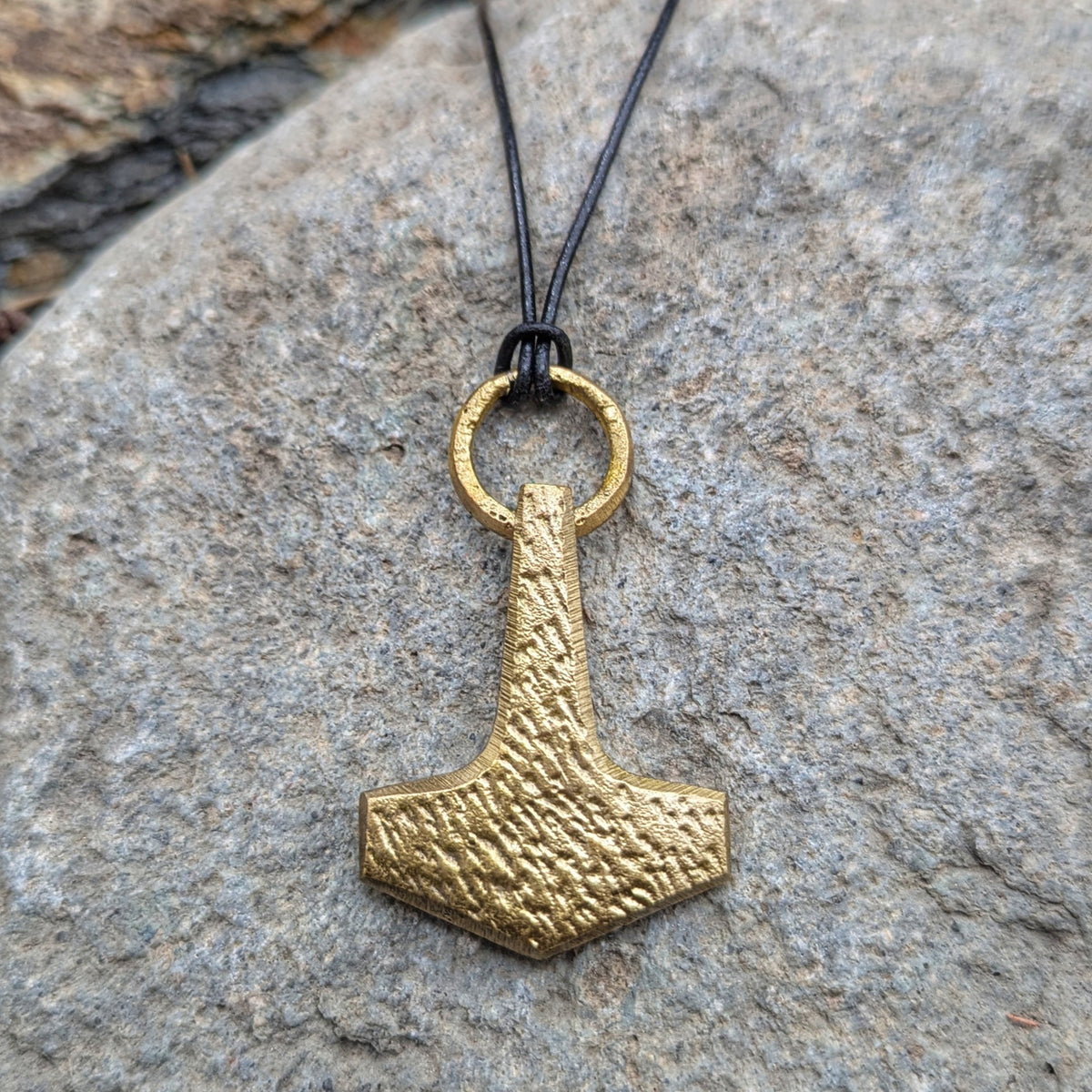 Battle-worn Mjolnir (Brass)