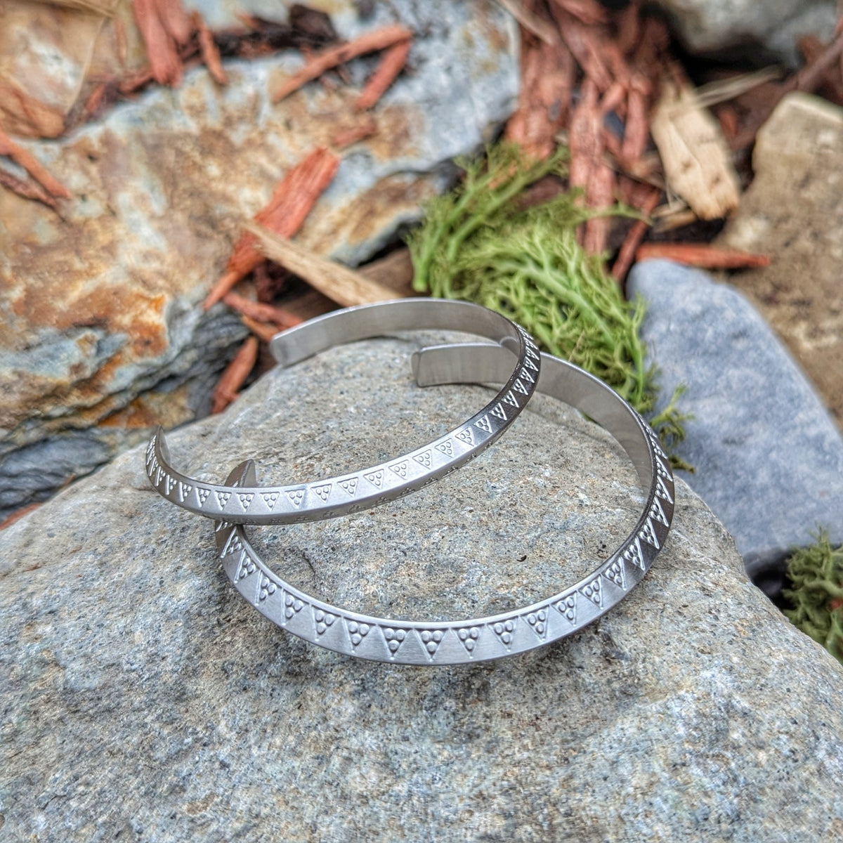 Warrior and Shieldmaiden's Wealth Arm Ring