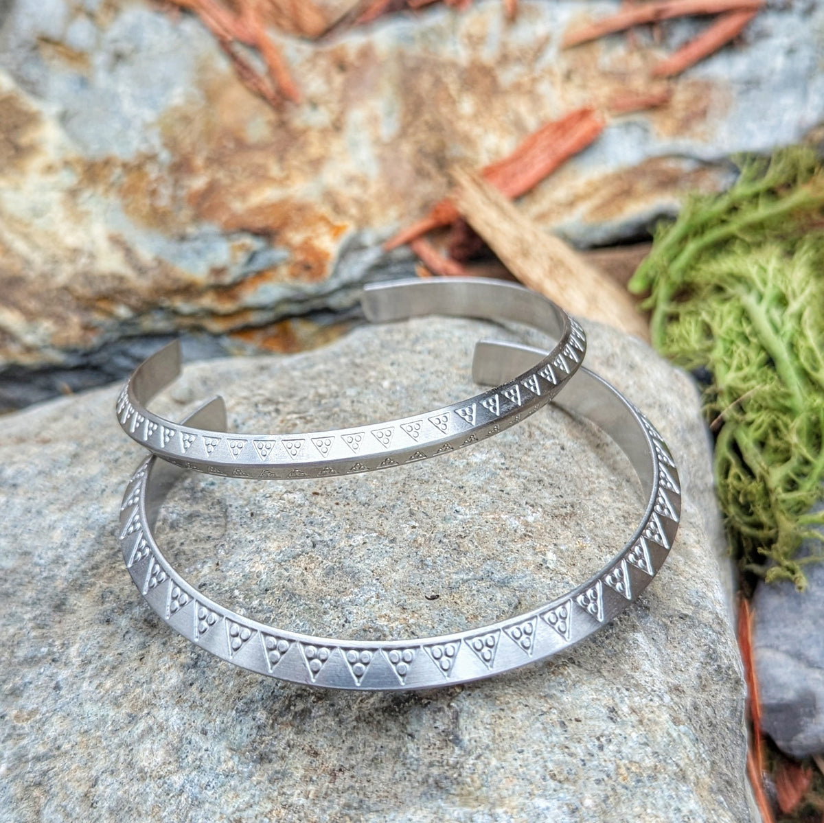 Warrior and Shieldmaiden's Wealth Arm Ring