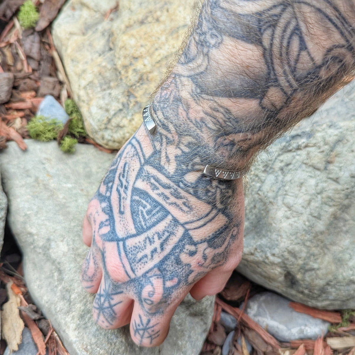 Warrior and Shieldmaiden's Wealth Arm Ring - Arm ring - Horns of Odin