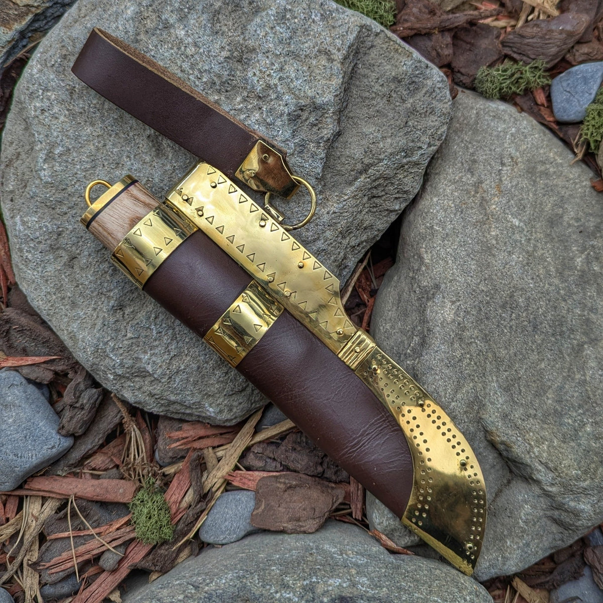 Bjorn's Knife (Gotland) - Ritual knives - Horns of Odin