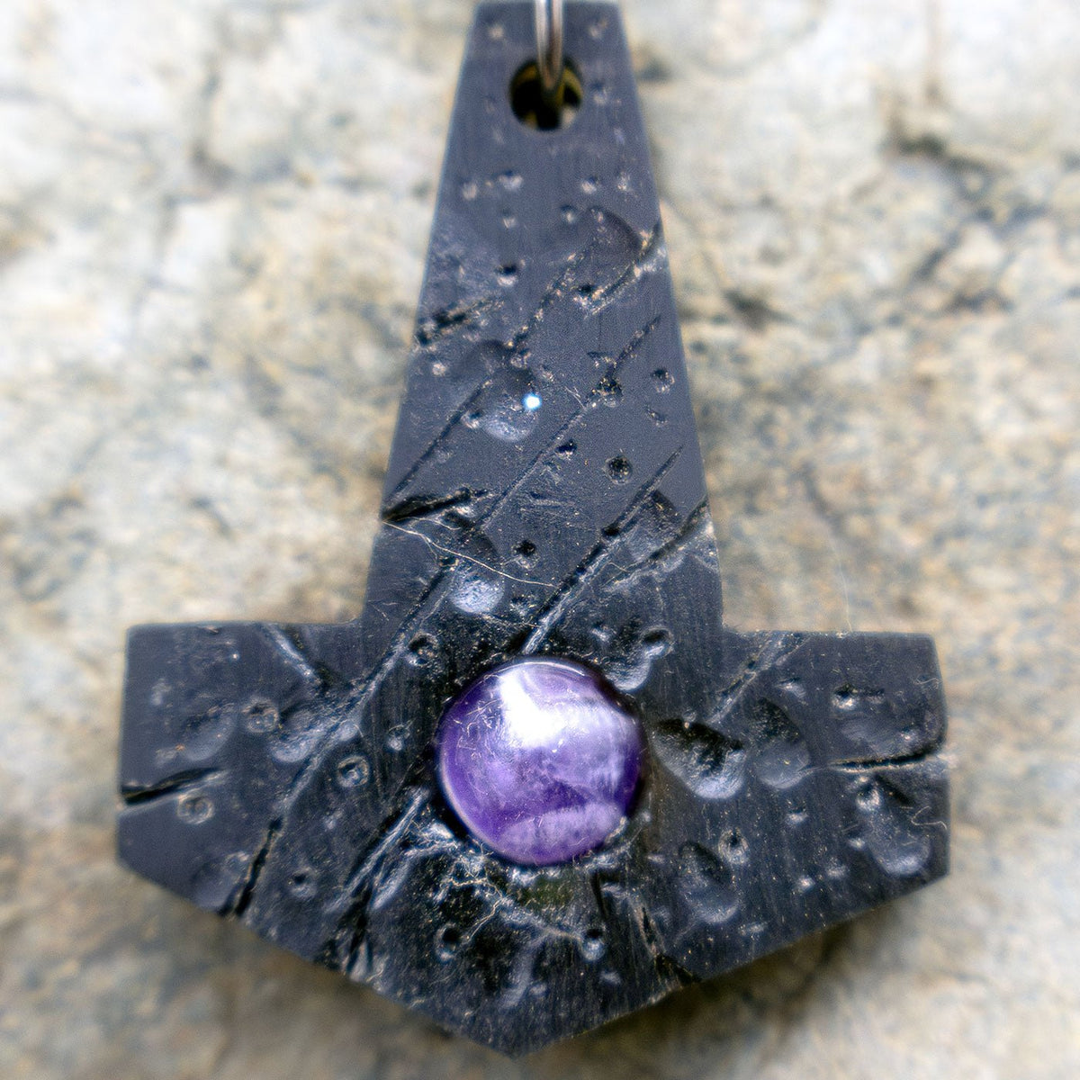 Battle Worn Buffalo Horn with Gemstone Mjölnir Pendant - Pendant - Horns of Odin