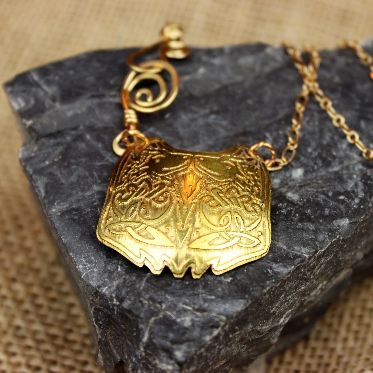 Geri and Freki pendant - Pendant - Horns of Odin