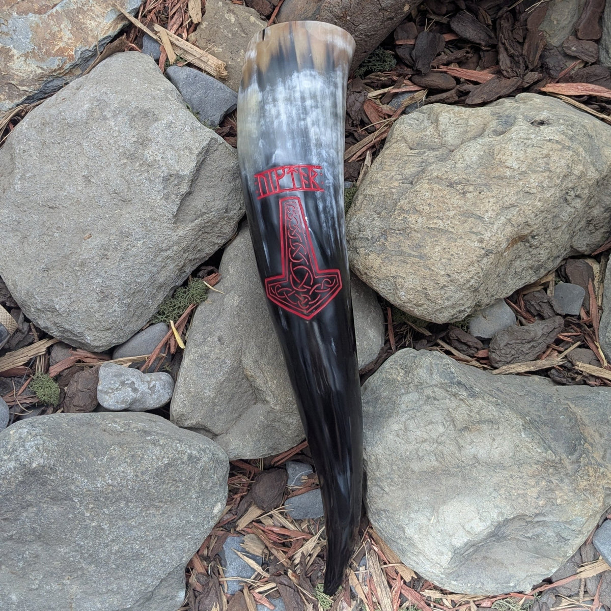 Mjolnir Drinking horn (RED) - name in Runes "Victor" - A Grade - Drinking horn - Horns of Odin