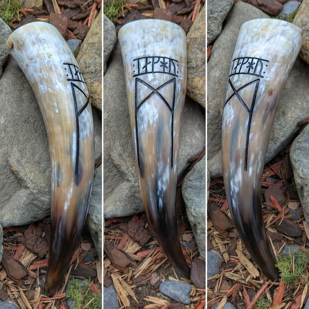 Mannaz Drinking Horn w/ "Jachu" - A Grade