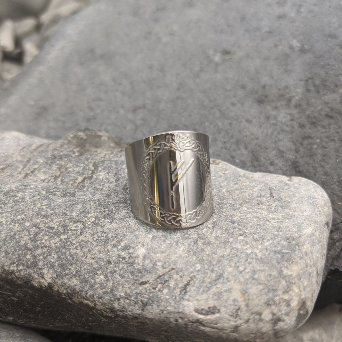 Rune shield ring (Elder Futhark) Steel
